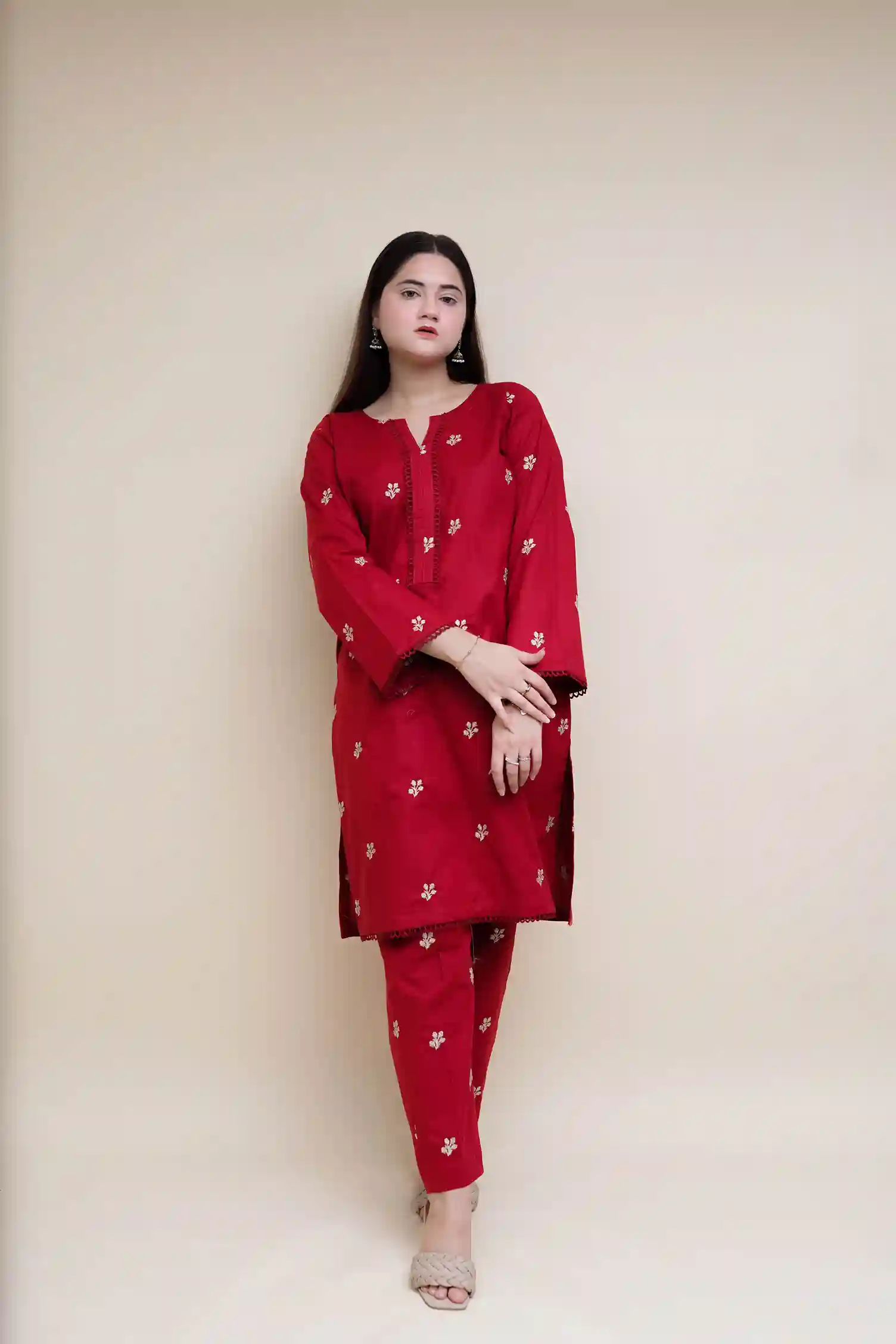 Embroidered 2PC – EM2PCRD01