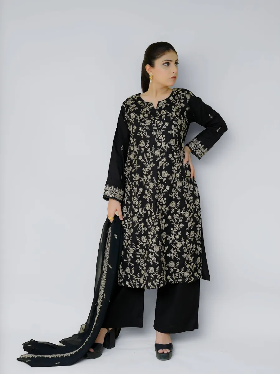 Luxury Pret 3 Piece Suit – EM3PC5CBL01