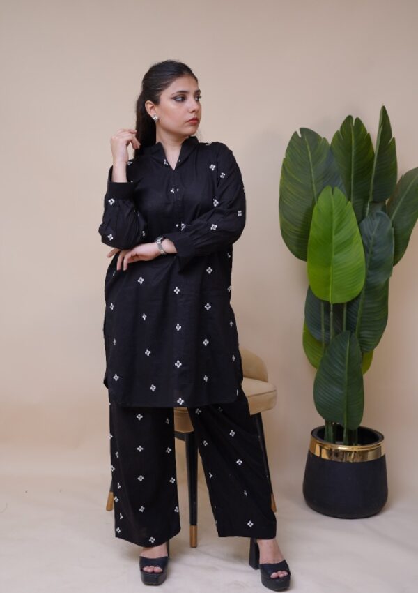 Embroidered 2pc dress – 239682