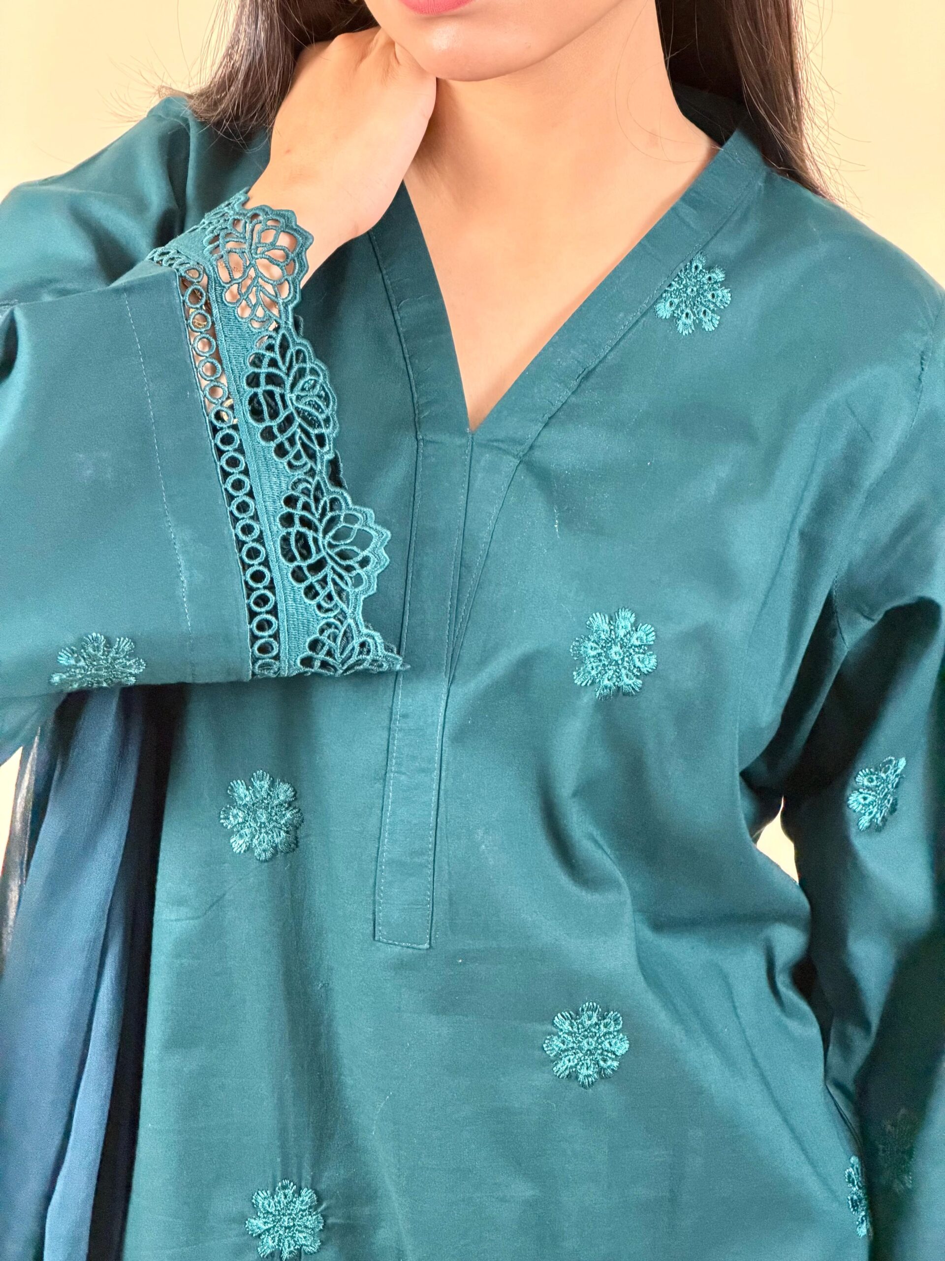 3pc Luxury Pret - A21446 - Image 4